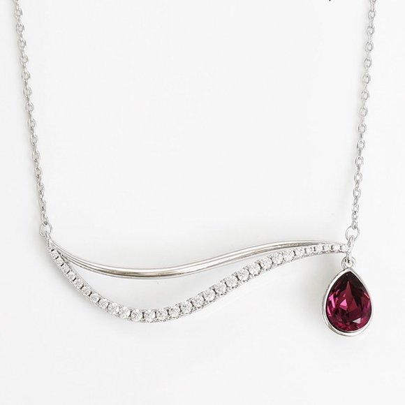 Gorgeous Swarovski Wave Necklace - Picture 3 of 14